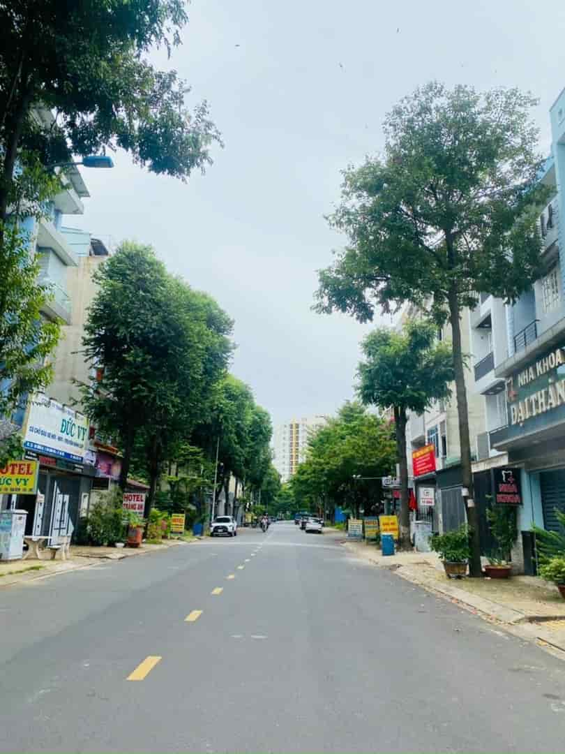 Cần tiền bán nhà mặt tiền kinh doanh đường 2 làn xe rộng 40m Tăng Nhơn Phú A , TP Thủ Đức