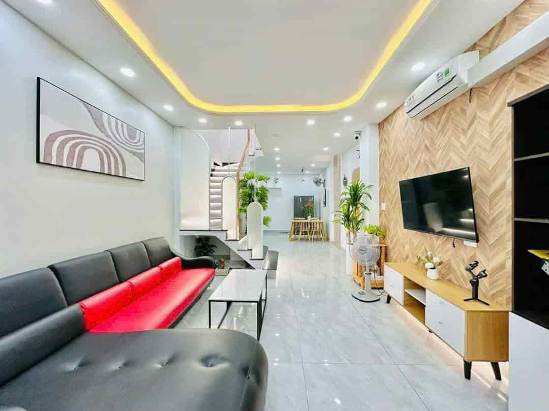 Kẹt tiền bán nhà Năm Châu, Tân Bình, giá 2 tỷ 550, 56m2, hẻm xe hơi