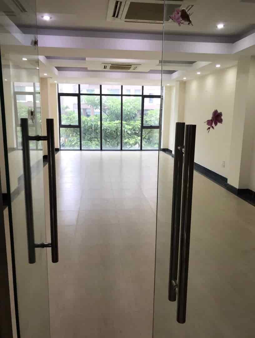 Cho thuê mặt bằng tầng 5 làm văn phòng ở đường Duy Tân, phường Dịch Vọng Hậu, quận Cầu Giấy, Hà Nội