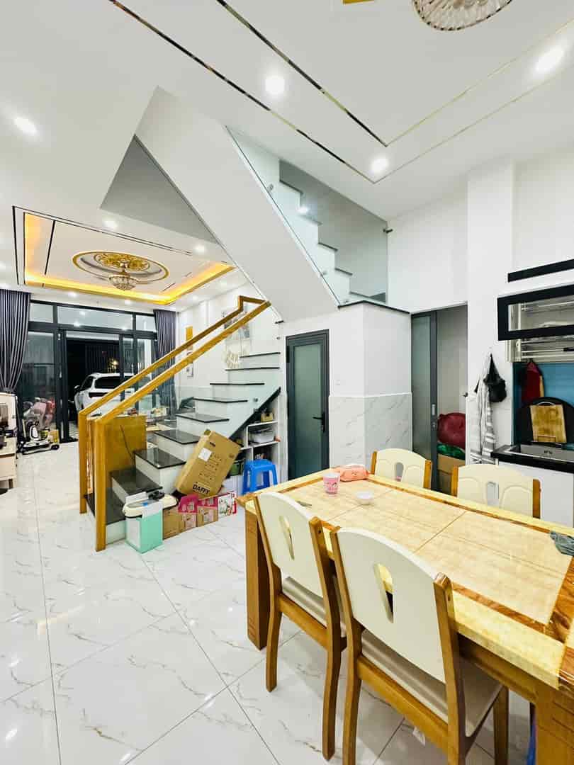 Bán nhà Hoàng Hoa Thám Bình Thạnh, 80m2, ngang 5.3m, 2 tầng, 2pn, 3wc, xe hơi vào nhà, 8 tỷ