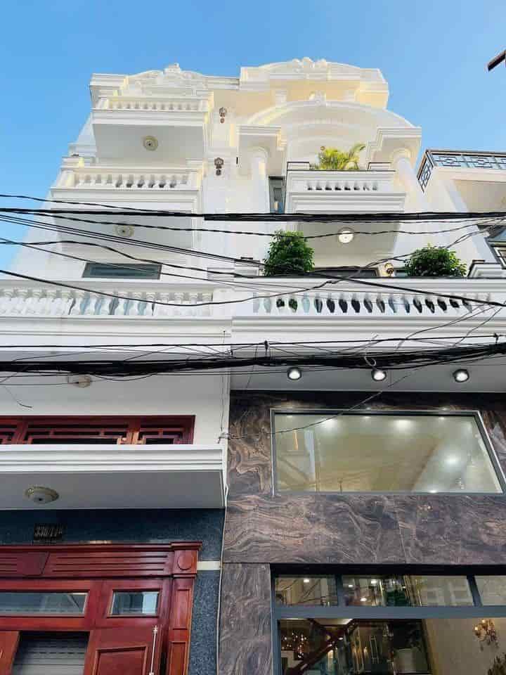 Định cư nước ngoài chính chủ bán nhà đường Hoàng Diệu, p10, Q.Phú Nhuận, giá chỉ 2,75tỷ.