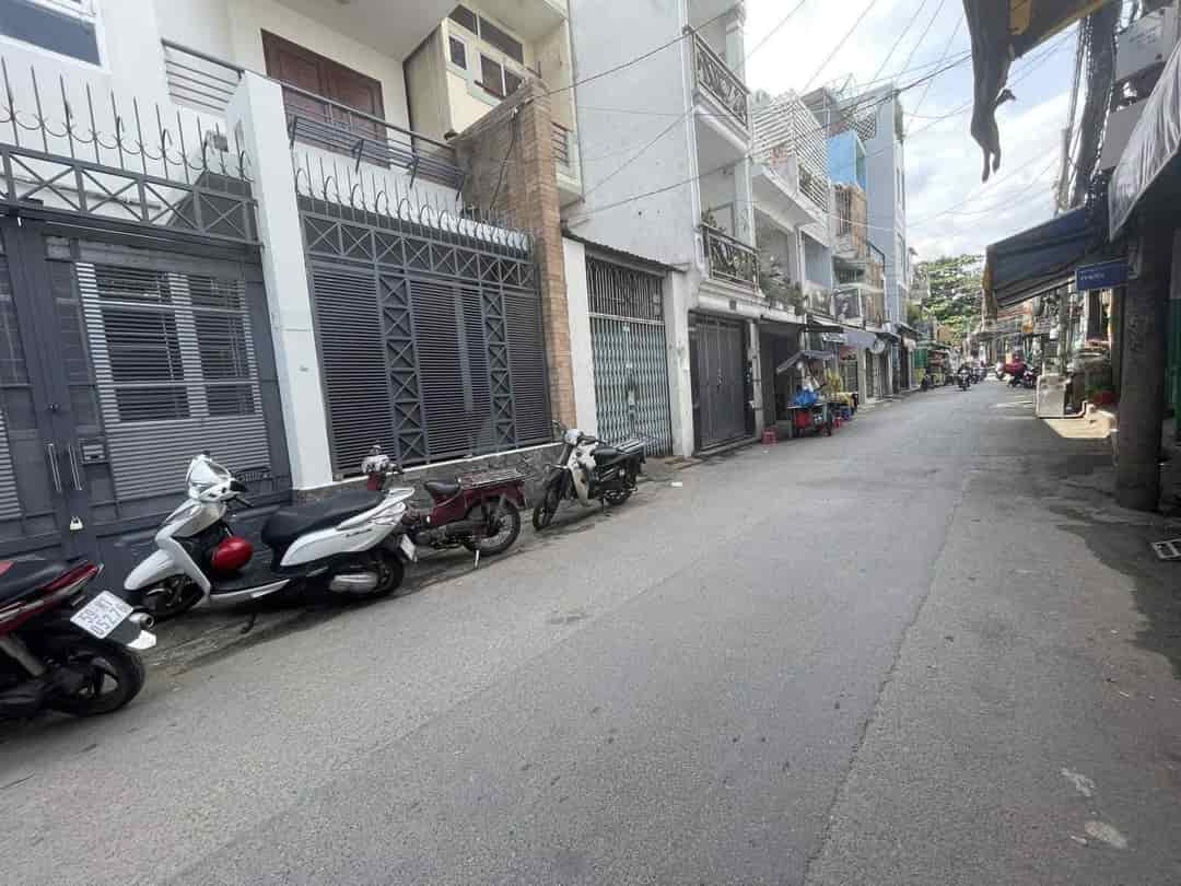 Ngộp bank chính chủ cần bán nhà đường Trần Quang Diệu, p13, Quận 3, giá chỉ 3,15tỷ