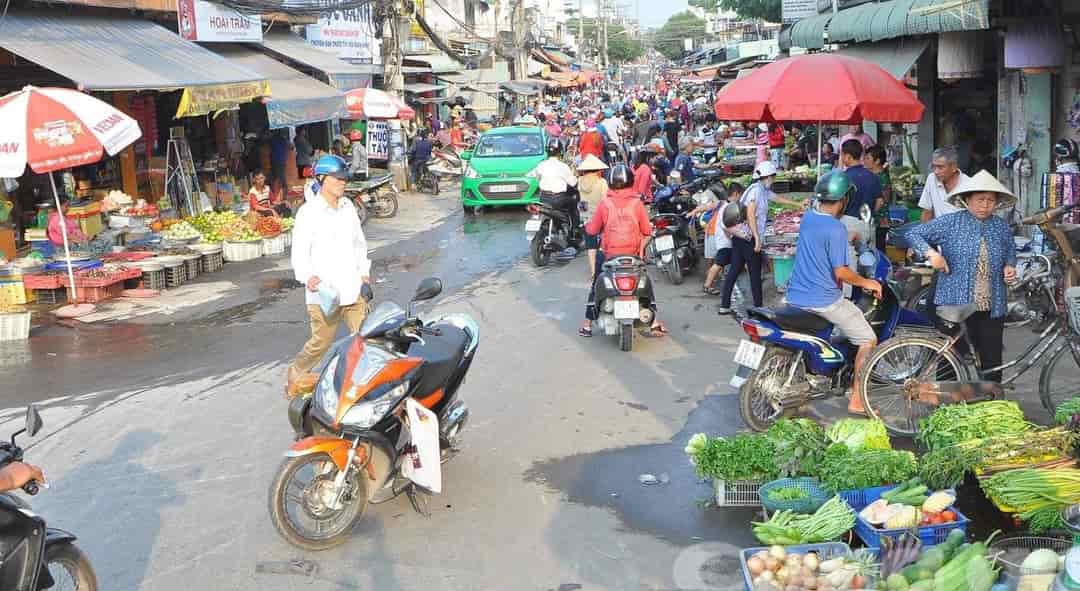 Tôi bán 1.2000m2 đất ngay chợ, sát quốc lộ 13 giá 260 triệu