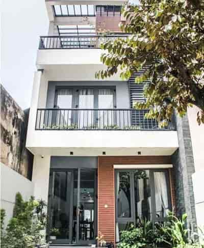 Kẹt tiền chữa bệnh cần bán nhà ở đường Lê Quang Định, phường 7, quận Bình Thạnh, giá 1tỷ 150 triệu.