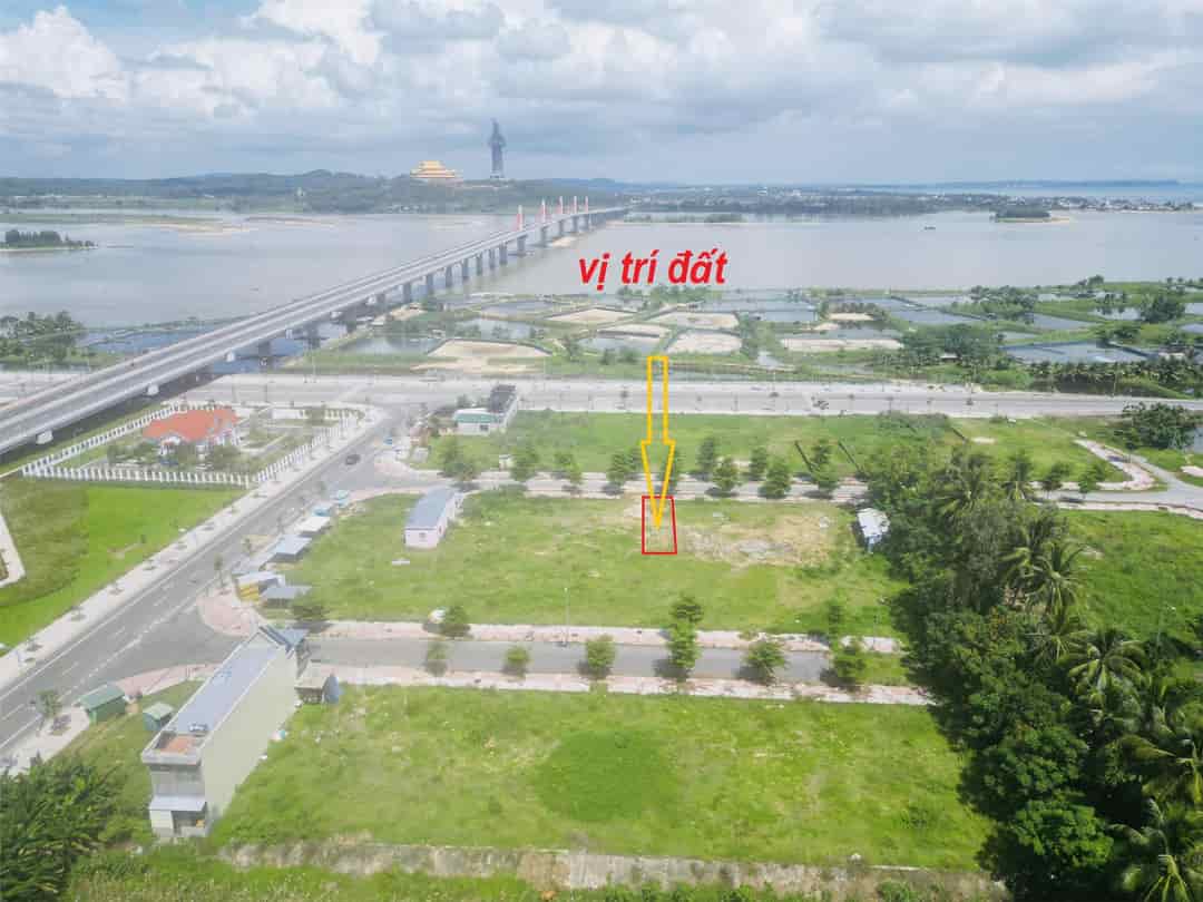 Bán đất Nghĩa Phú hướng bắc nhìn tượng quan âm, 125m2 đường nhựa 17.5m, sổ hồng sẵn