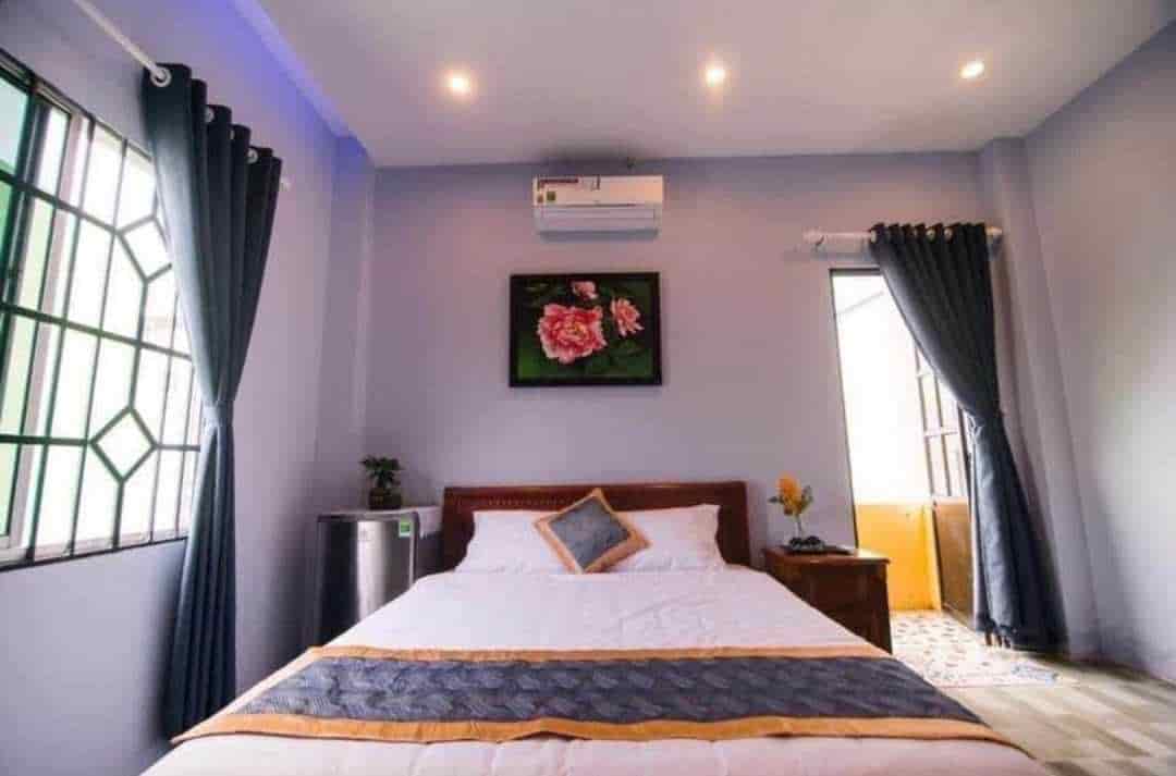 Sát biển, đường Võ Nguyên Giáp, 76m2, 3 tầng, kinh doanh hostel và coffee, giá chỉ 4.x tỷ, mua đầu tư