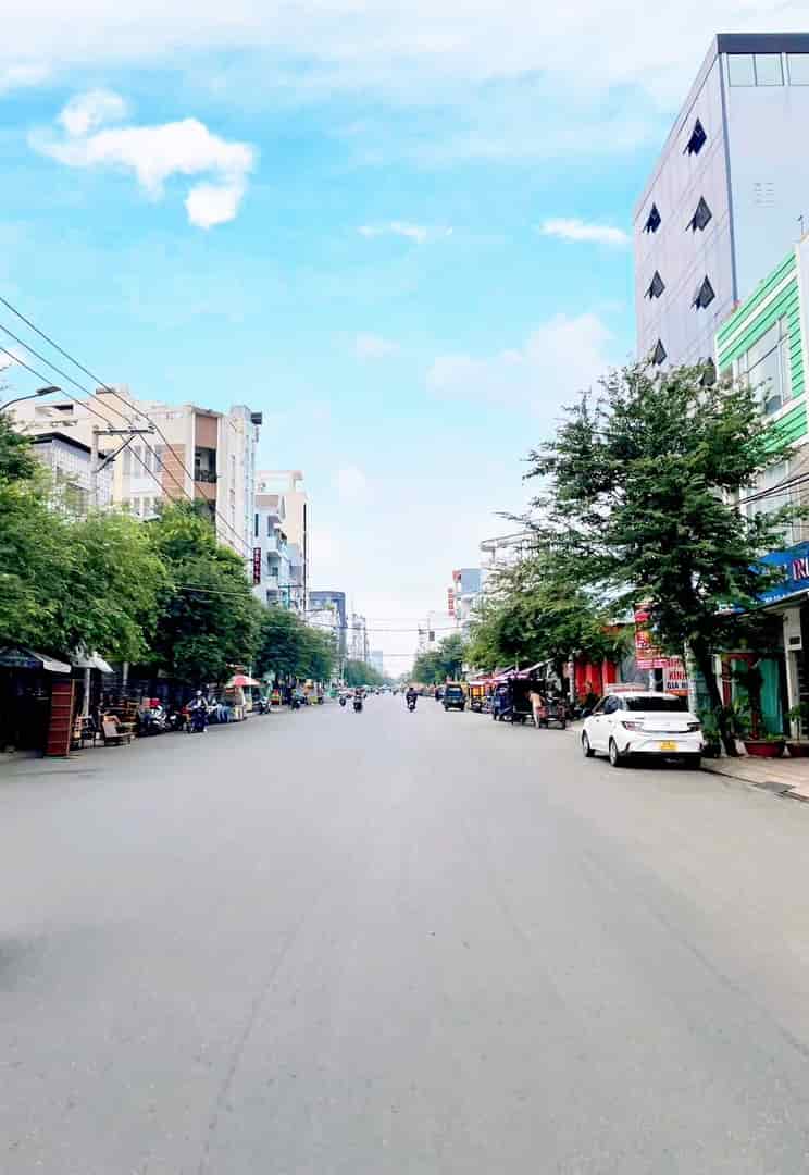 Kẹt vốn làm ăn bán nhà đẹp Tân Bình cạnh sân bay Tân Sơn Nhất, 48m2 vuông vức nở hậu, giá 1.9 tỷ