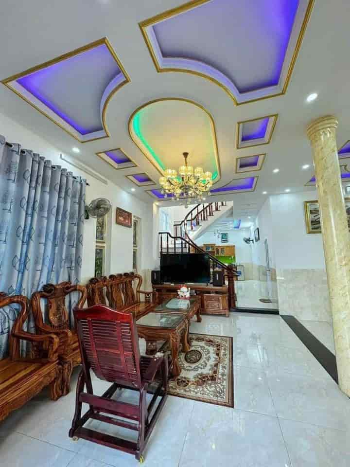 Cần tiền kinh doanh bán nhà Huỳnh Tấn Phát, Nhà Bè, 50m2, giá 1 tỷ7, shr  đầy đủ nội thất