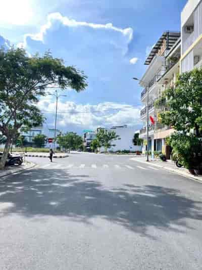 Bán nhanh lô góc đường số 13 khu đô thị Hà Quang 2, Nha trang, đối diện trung tâm thương mại giá chỉ 67tr/m2