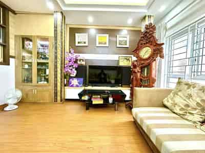 Bán nhà Dương Quảng Hàm, Cầu Giấy, nhà đẹp full nội thất 40m2, 5 tầng, 6 ngủ mặt tiền 5m, giá đầu tư