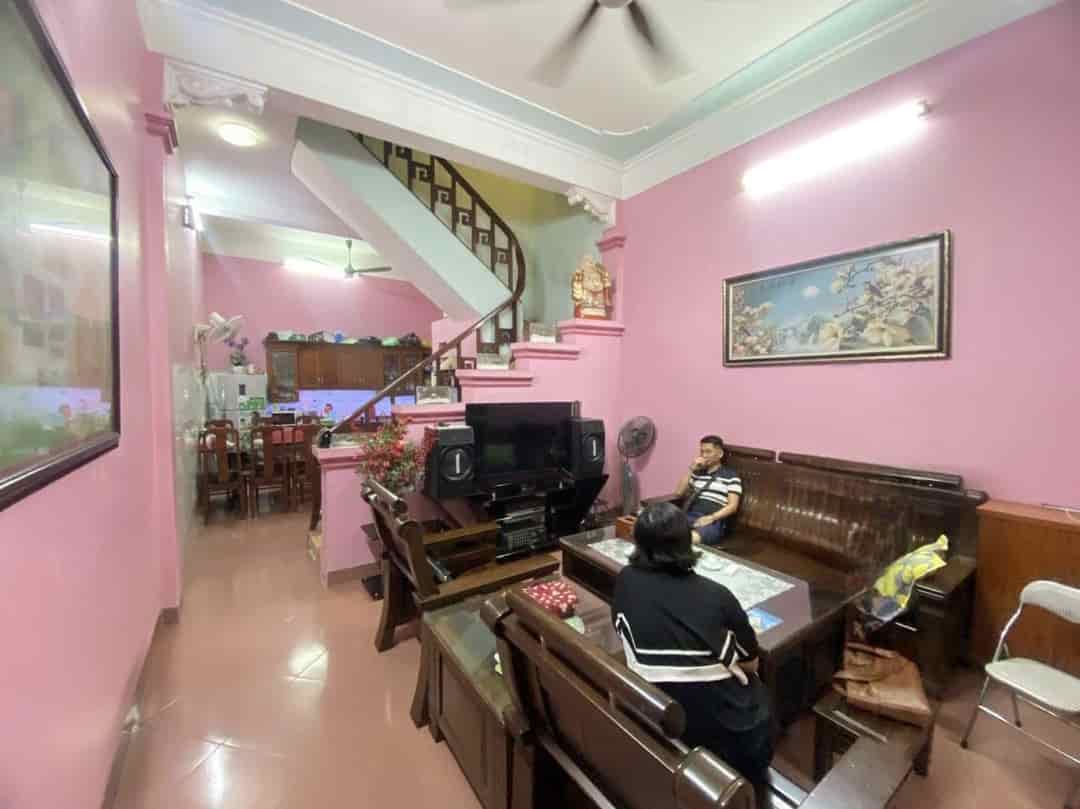 Bán nhà Trần Thái Tông, Cầu Giấy, nhà đẹp, full nội thất 48m2, giá siêu rẻ