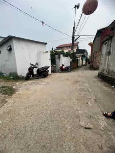 Bán nhanh mảnh đất 70m giáp Thị trấn Chúc Sơn, Hà Nội, đường ô tô