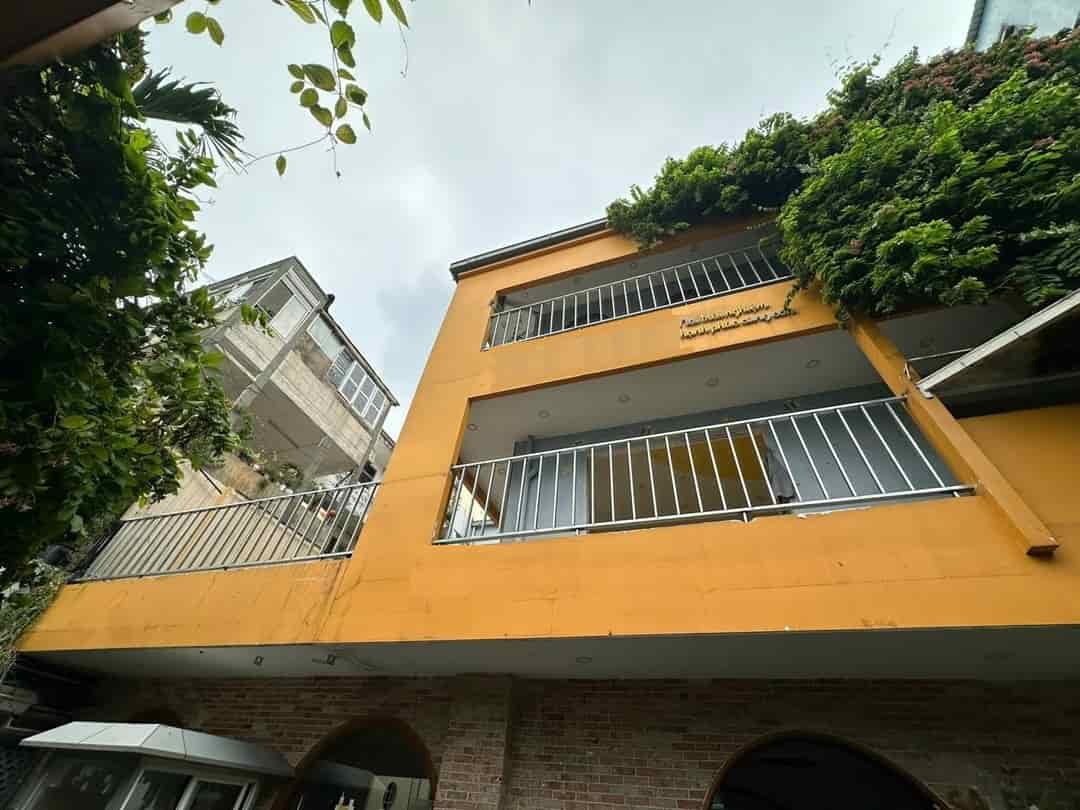 Nhà ngang 18m, mt Bùi Thị Xuân, 3 tầng, 8 phòng