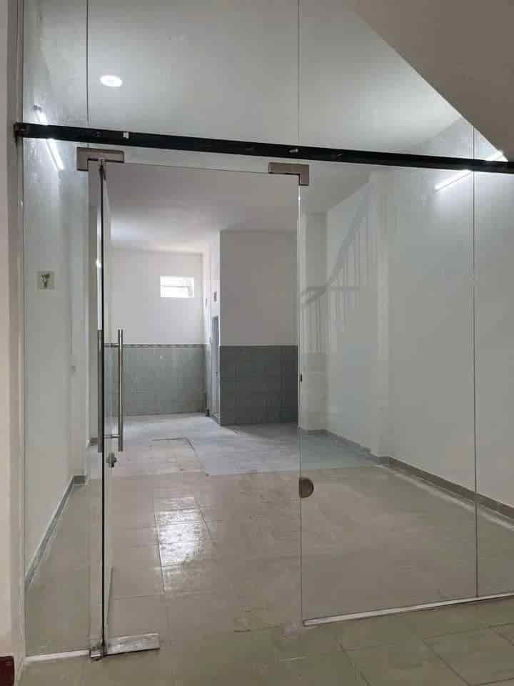 Nhà 3 tầng mt Phạm Phú Thứ, 4x25m, 4pn 5wc, cho làm CHDV