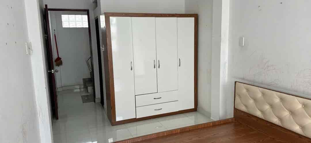 Nhà hẻm Nguyễn Tri Phương, 3x9m, 3 phòng ngủ, full nội thất