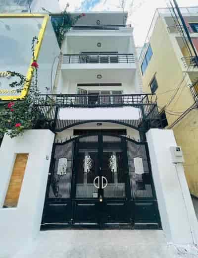 Nhà góc 2 mặt tiền gần sân bay Tân Sơn Nhất, 4 tầng to đẹp