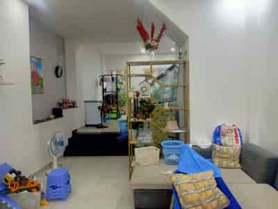 Cần bán nhà đường Gò Cát, Phú Hữu, quận 9, 115m2, 2 tầng, 2 phòng ngủ, 3 vệ sinh, sổ hồng riêng