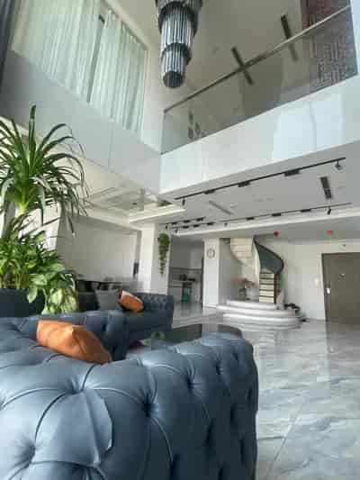 Bán căn Duplex tòa EcoGreen Nguyễn Xiển DT 186m2, 4PN, full nội thất đẹp giá bán nhỉnh 6 tỷ