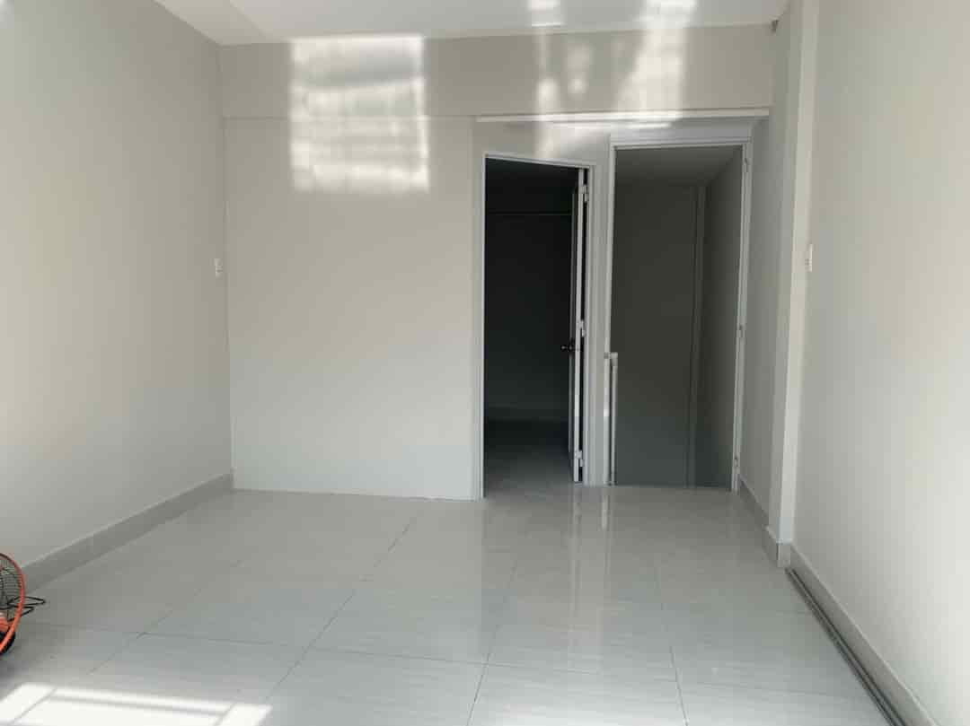 Bán nhà Phan Văn Trị, Bình Thạnh, 362m2, gần trung tâm, giá 4 tỷ tl