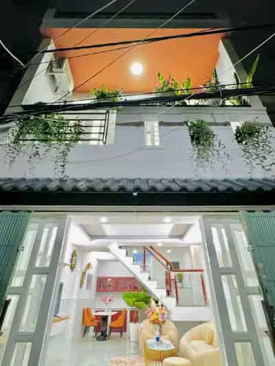 Nhà đẹp giá rẻ, xây 2 tầng 48m2 Nguyễn Trãi, quận 5, kế bên ĐH Sài Gòn