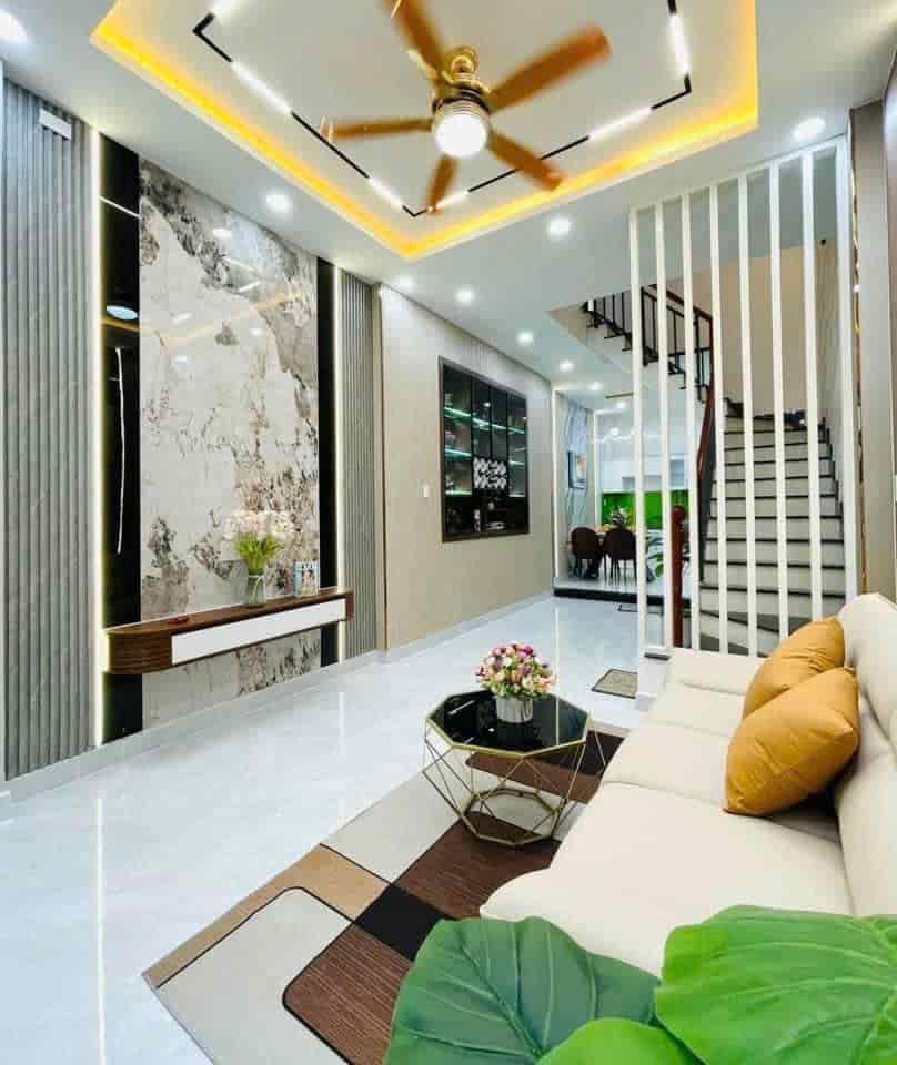 42m2 giá 2 tỷ 550 đường Lam Sơn, Tân Bình, cho thuê 14tr/tháng, sổ riêng, tặng nội thất