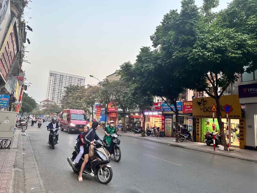 Bán đất tặng nhà mặt phố Sài Đồng, DT 97m x 4,5m, giá 22tỷ, vỉa hè, KD dòng tiền.