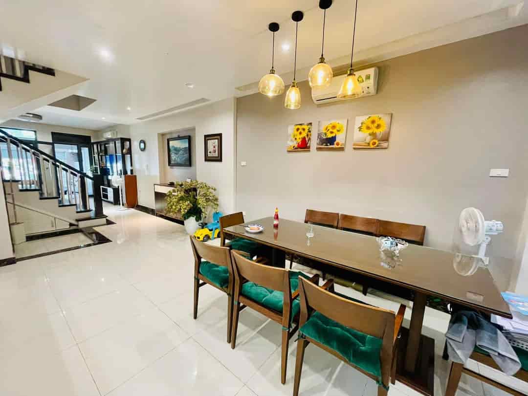 Cực phẩm Văn Phú sầm uất, ô tô tránh, vỉa hè rộng, nhà 5 tầng, 90m2, chỉ 13 tỷ, nội thất xịn xò