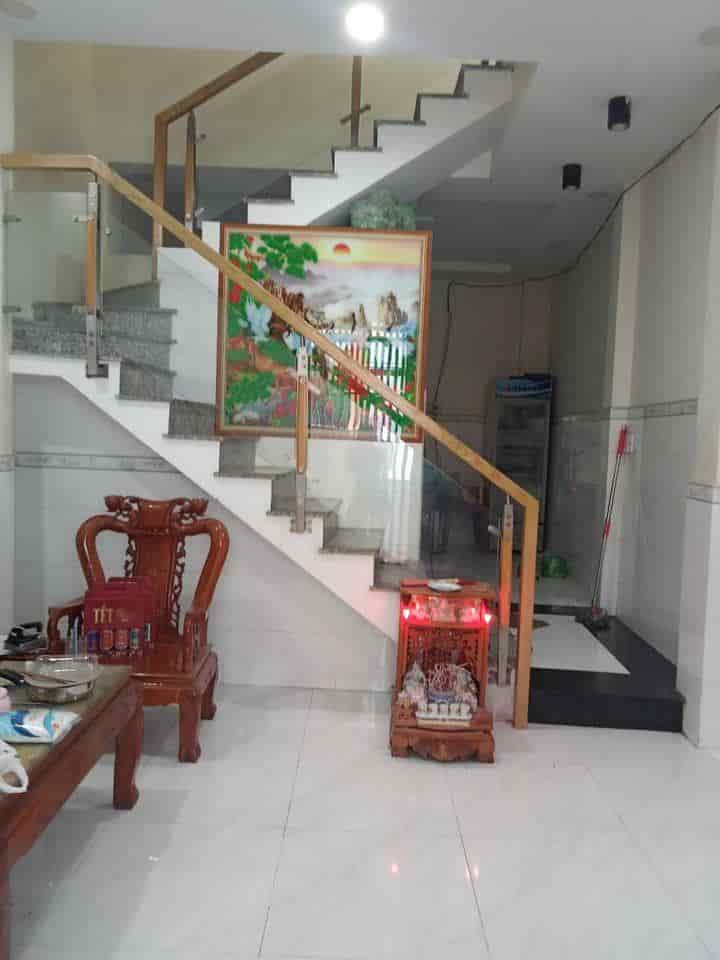 Nhà đẹp, quận 7, Lê Văn Lương, 3 tầng ,vị trí đẹp, giá rẻ