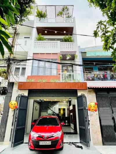 Chạy nhanh căn nhà 57m2 giá chỉ 2.7 tỷ đường Nguyễn Tri Phương, Q10, ngay ĐH Kinh Tế