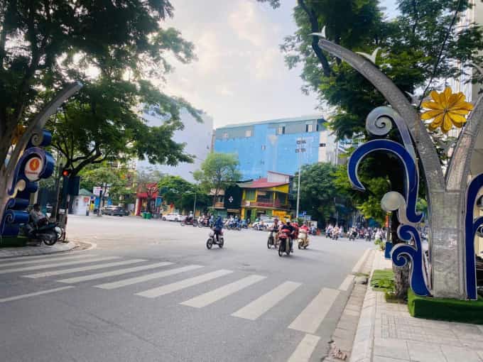 Cho thuê nhà mặt phố Bà Triệu, quận Hoàn Kiếm tòa nhà cho thuê 155m2, 11 tầng hầm kinh doanh sầm uất