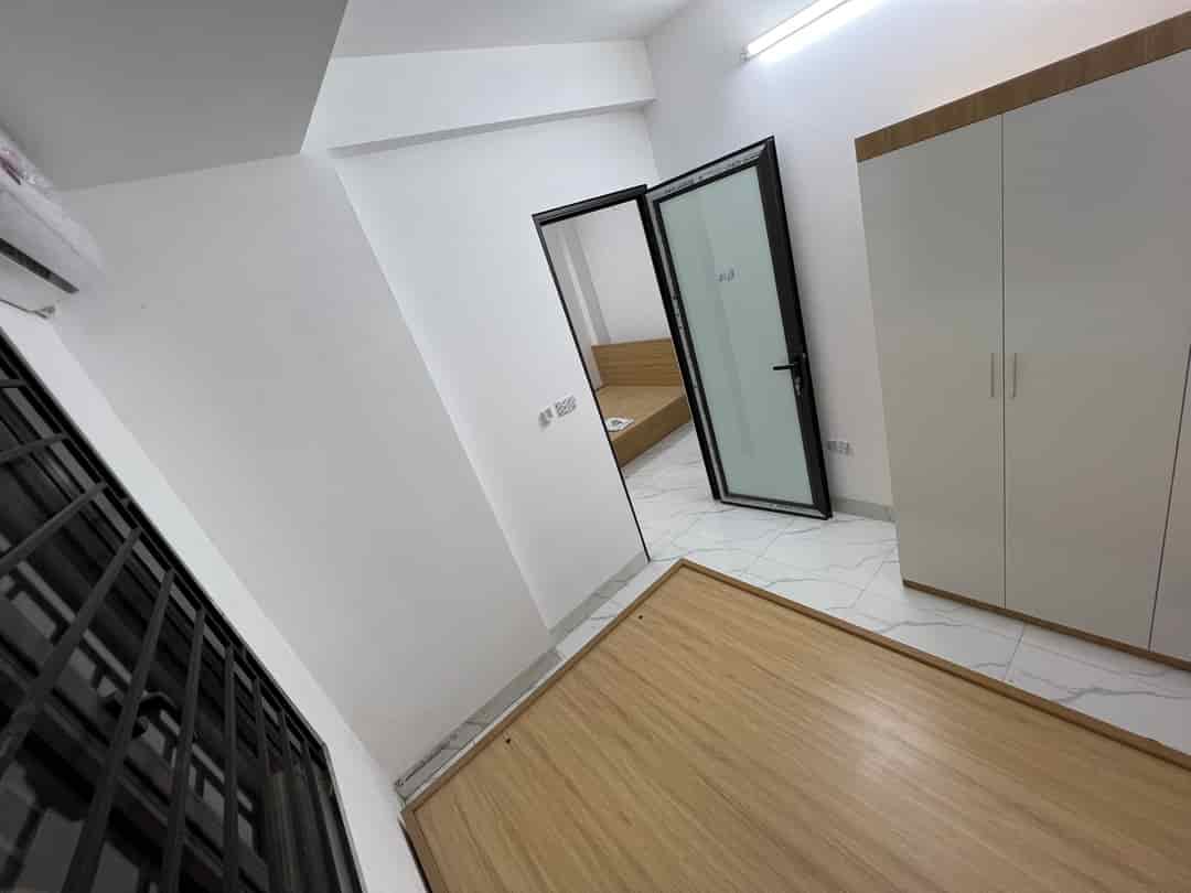 Cho thuê ccmn ngõ 147 Triều Khúc, Thanh Xuân 40m2, 2 phòng ngủ full nội thất thang máy, gần chợ