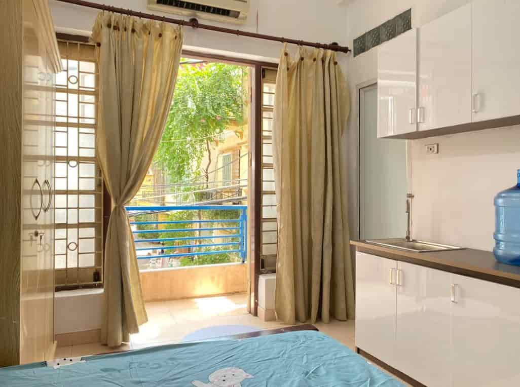 Cho thuê ccmn ngõ 957 Giải Phóng, Hoàng Mai 25m2 studio thang máy full nội thất, gần chợ ở sướng