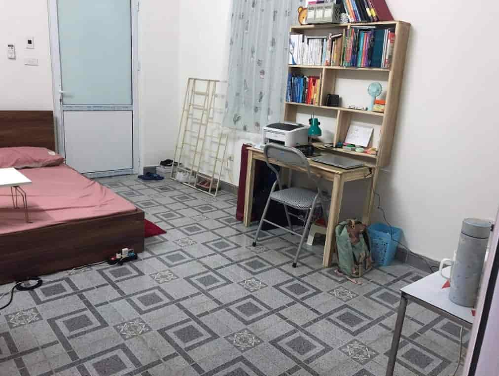 Cho thuê ccmn ngõ 1333 Giải Phóng, Hoàng Mai 25m2 studio thang máy full nội thất, gần chợ ở sướng