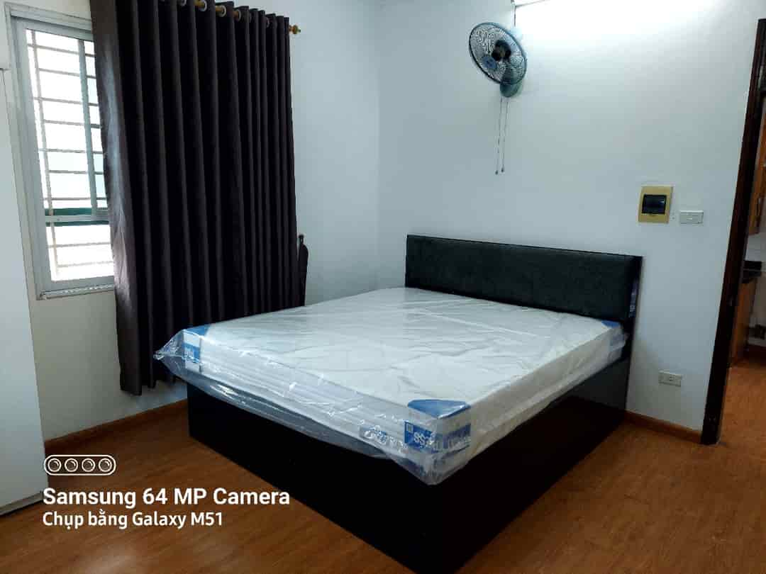 Cho thuê căn hộ chung cư Hoàng Đạo Thúy Cầu Giấy 125m2, 3pn, 2wc, full nội thất view đẹp