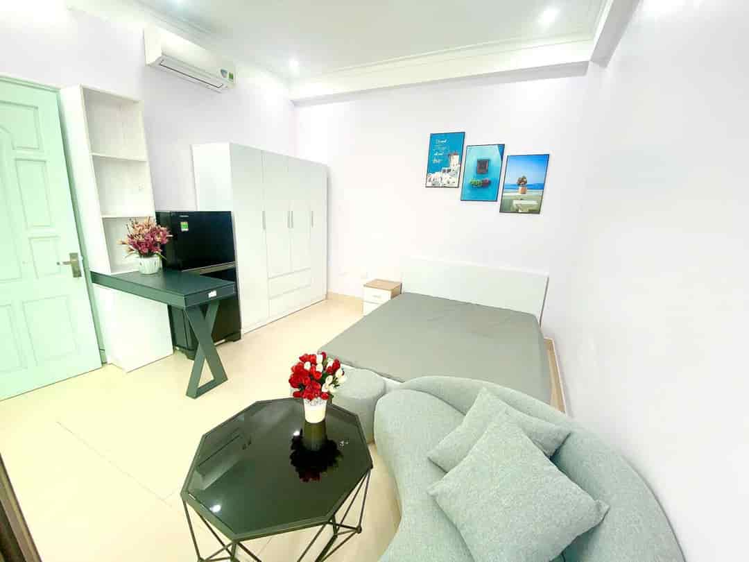 Cho thuê ccmn ngõ 87 phố Vĩnh Phúc Ba Đình 30m2 studio cửa sổ full nội thất thang máy ban công gần chợ lớn