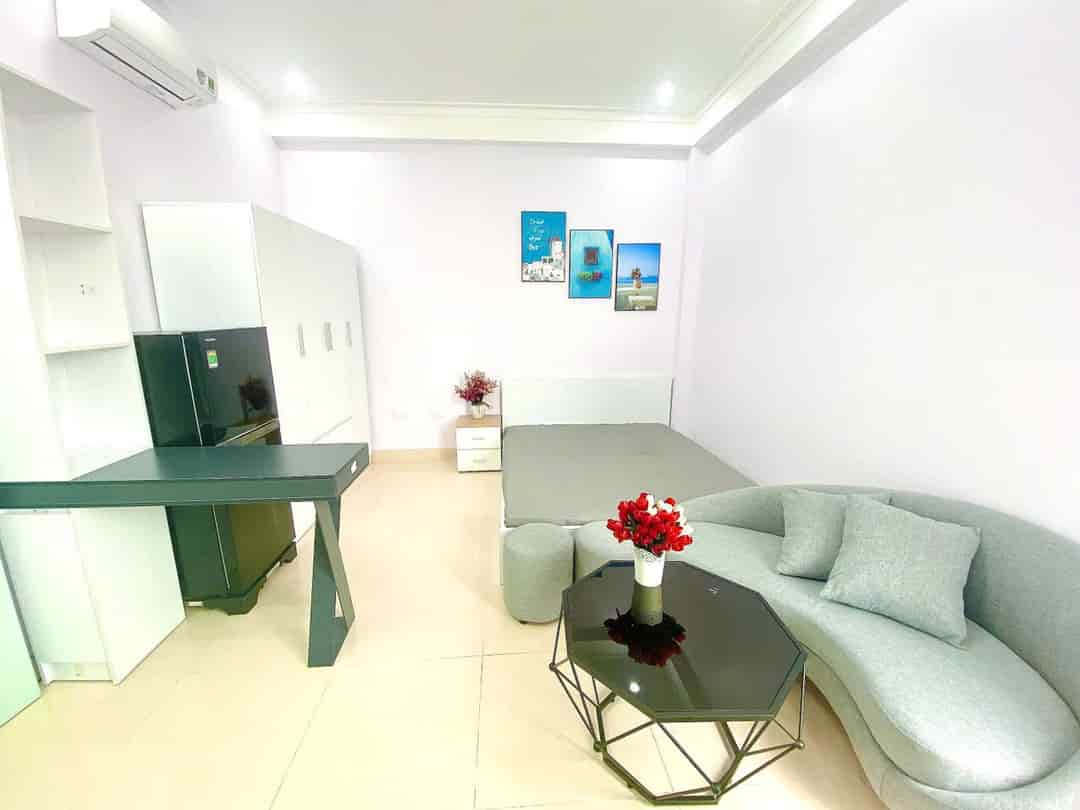 Cho thuê ccmn ngõ 87 phố Vĩnh Phúc Ba Đình 30m2 studio cửa sổ full nội thất thang máy ban công gần chợ lớn