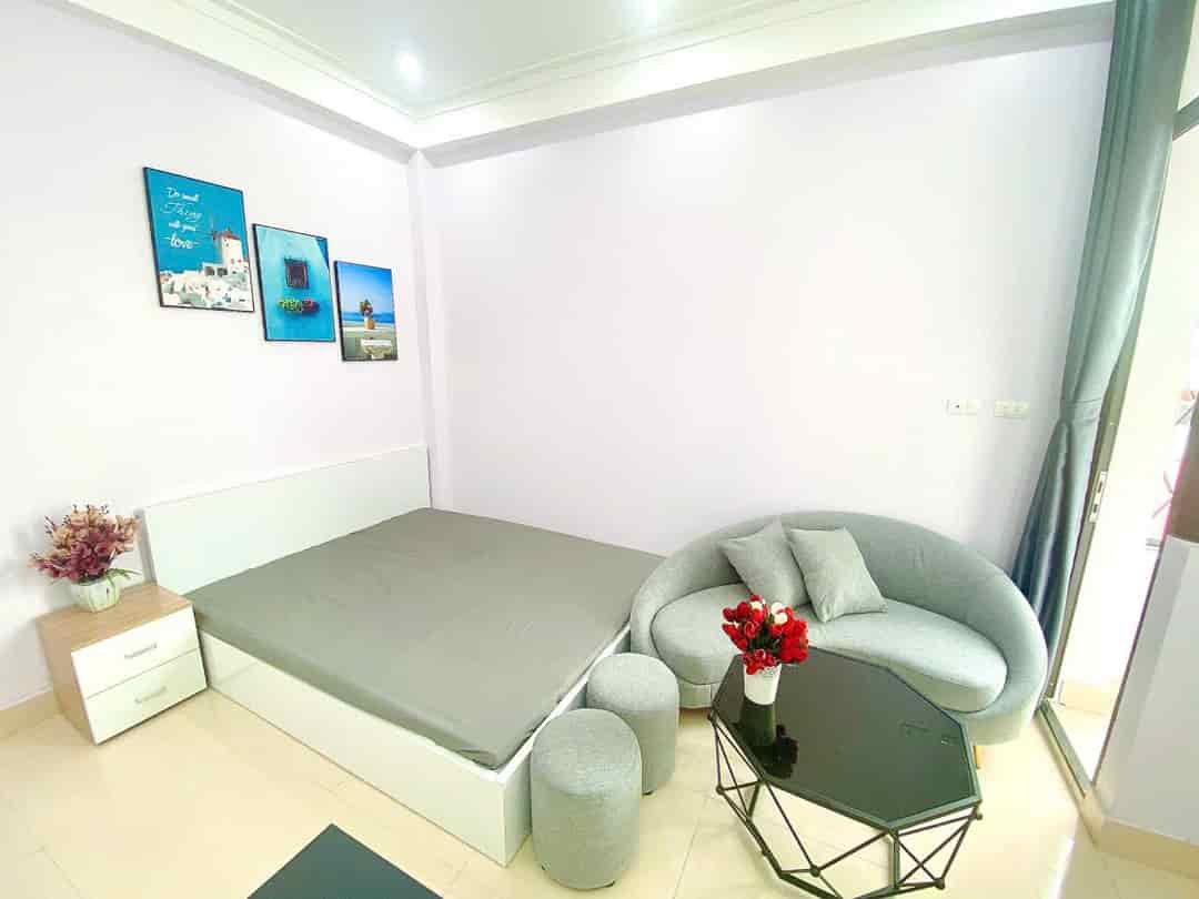 Cho thuê ccmn ngõ 87 phố Vĩnh Phúc Ba Đình 30m2 studio cửa sổ full nội thất thang máy ban công gần chợ lớn