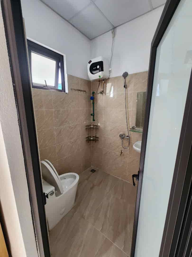 Cho thuê CCMN 172 Vũ Hữu Thanh Xuân 30m2 studio gác xép ban công cửa sổ thang máy ô tô đỗ gần, gần chợ