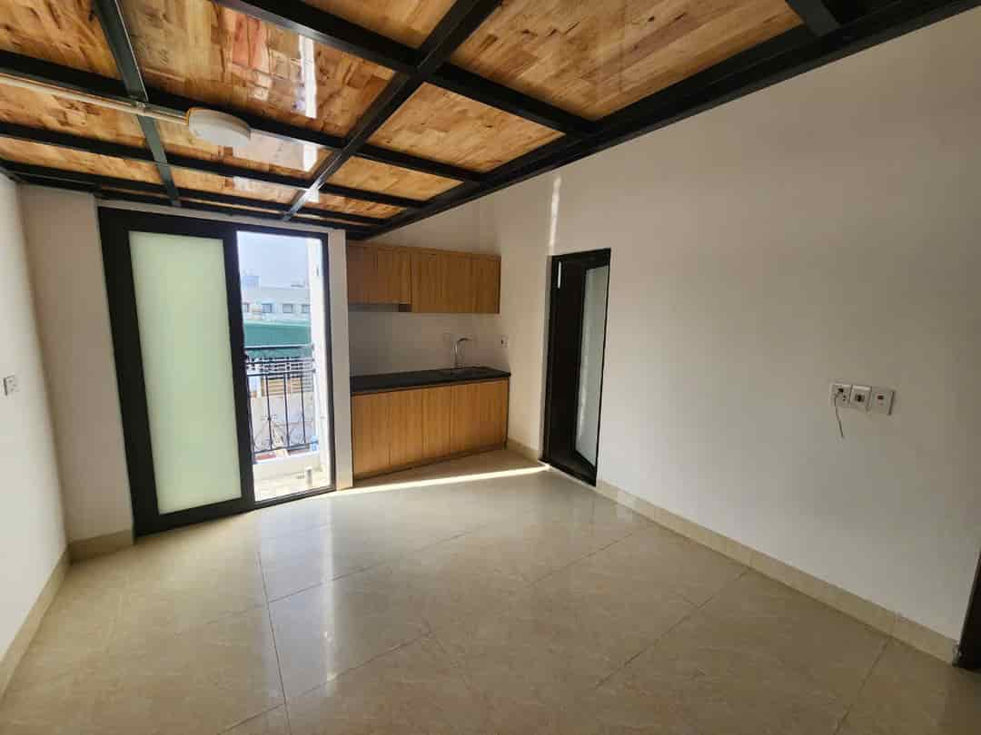 Cho thuê CCMN 172 Vũ Hữu Thanh Xuân 30m2 studio gác xép ban công cửa sổ thang máy ô tô đỗ gần, gần chợ