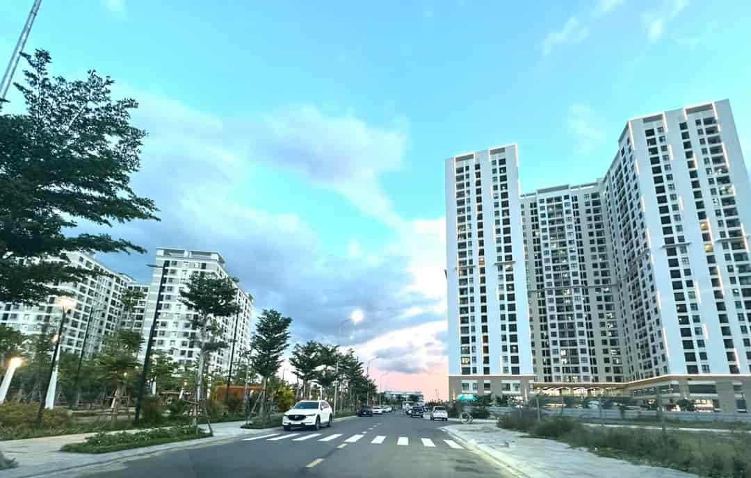 FPT Plaza 2, căn 2pn, hướng nam không nội thất