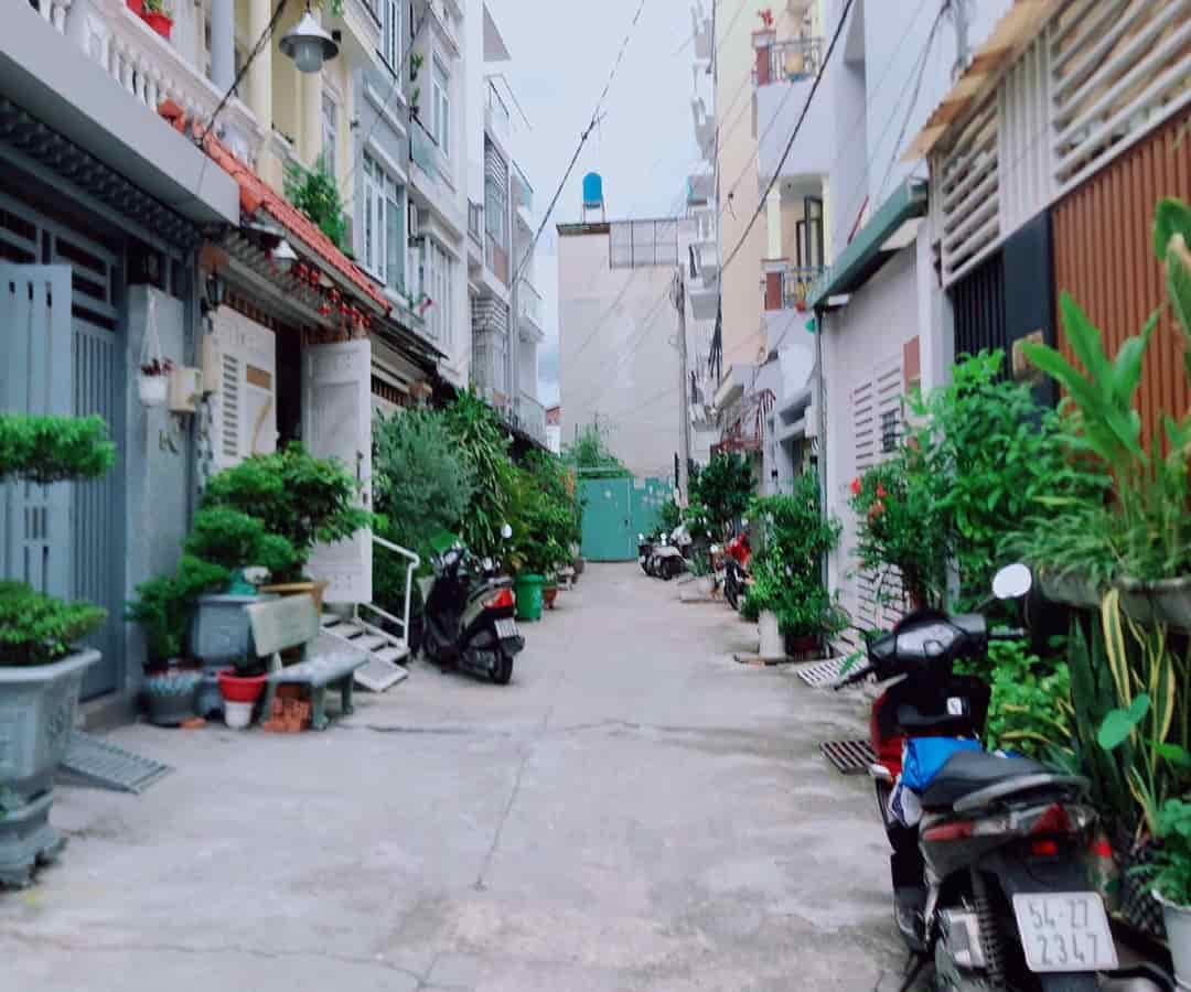 Bán nhà 30 Lâm Văn Bền, Tân Kiểng, nhà 4 tầng, hẻm 4m, 3 phòng ngủ, không qui hoạch, sát đường lớn