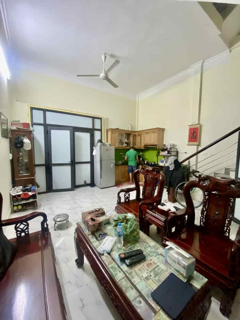 Cần bán nhà mới ngõ 151 Nguyễn Đức Cảnh, Hoàng Mai, 32m2, 4T, 3PN, nhỉnh 3 tỷ