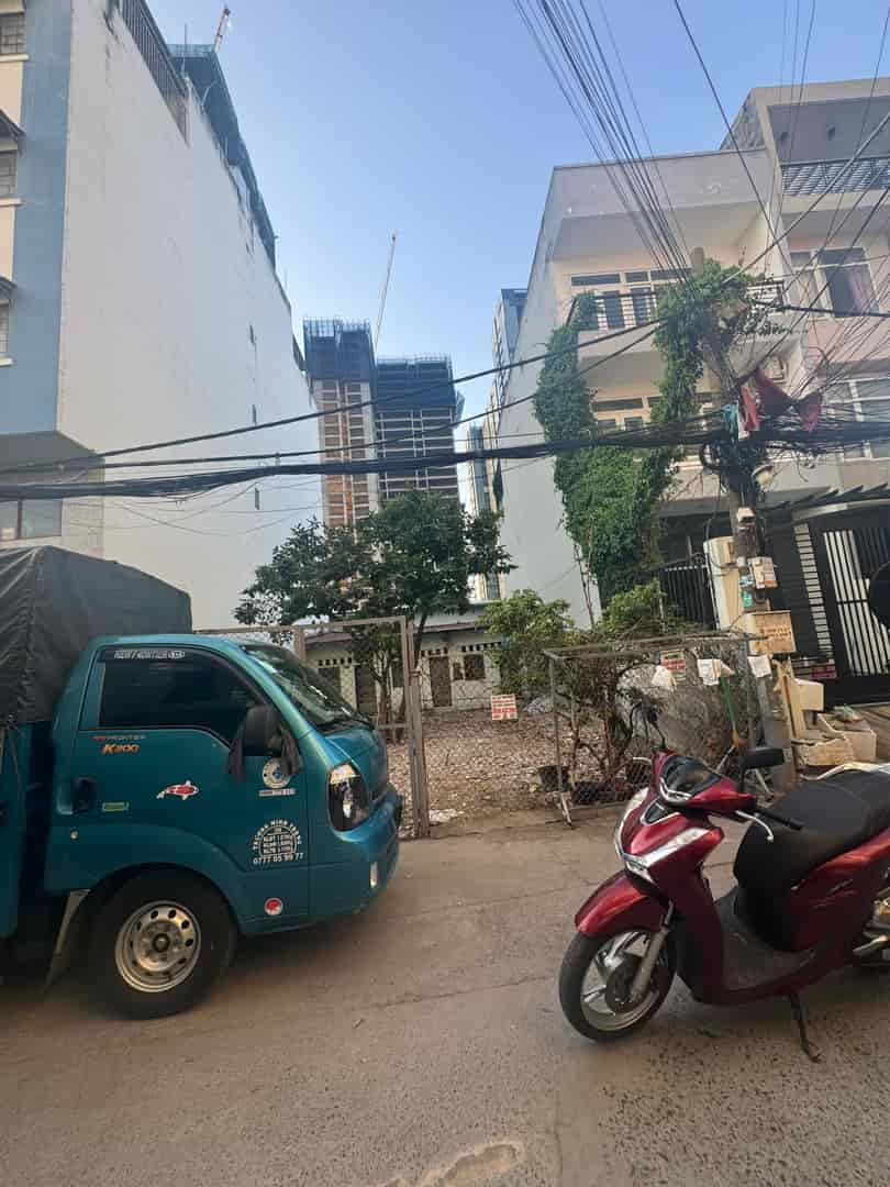Nhà nát hẻm xe hơi tiện xây chdv, dt 10x22m, Huỳnh Tấn Phát, Tân Phú, Q.7
