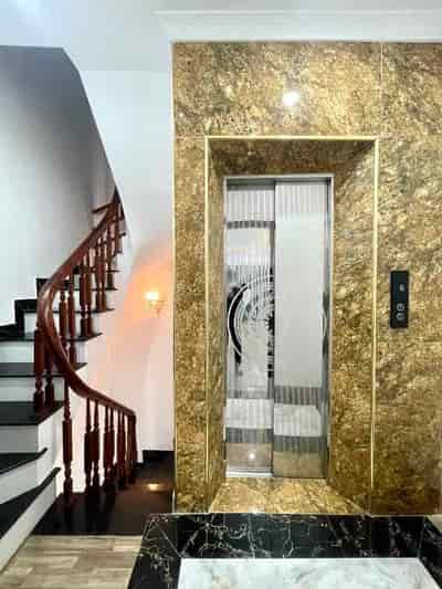 Nhà đẹp phong cách hiện đại, thang máy tại Ngọc Hà Ba Đình cần bán