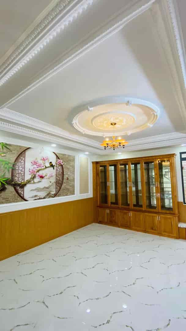 Bán nhà tặng nội thất, Nguyễn Ảnh Thủ, Tô Ký, 75m2, 5 tầng, nhỉnh 6 tỷ, mặt đường 12m