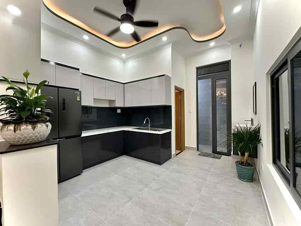 Cô Mai cần bán nhà Phan Văn Hân BT 2 tỷ 2, 72m2