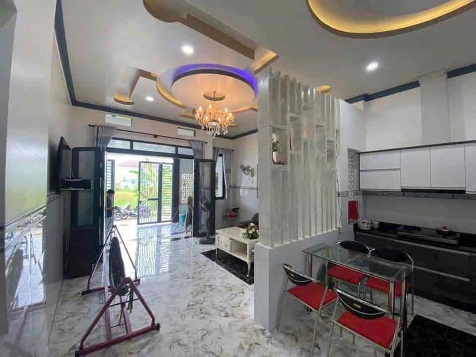 Cần bán nhà đường Huỳnh Tấn Phát Nhà Bè, 80m2, 1 tỷ 750, sổ hồng riêng