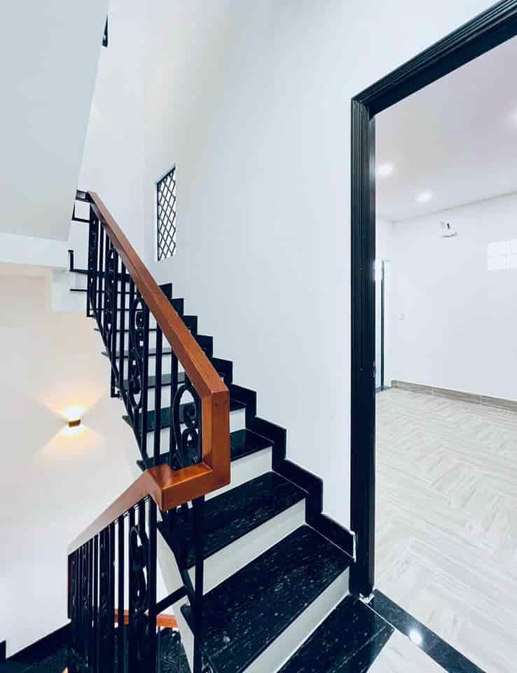 Bán nhà Nhiêu Tứ PN, 72m2, giá 1 tỷ 680 sổ hồng riêng