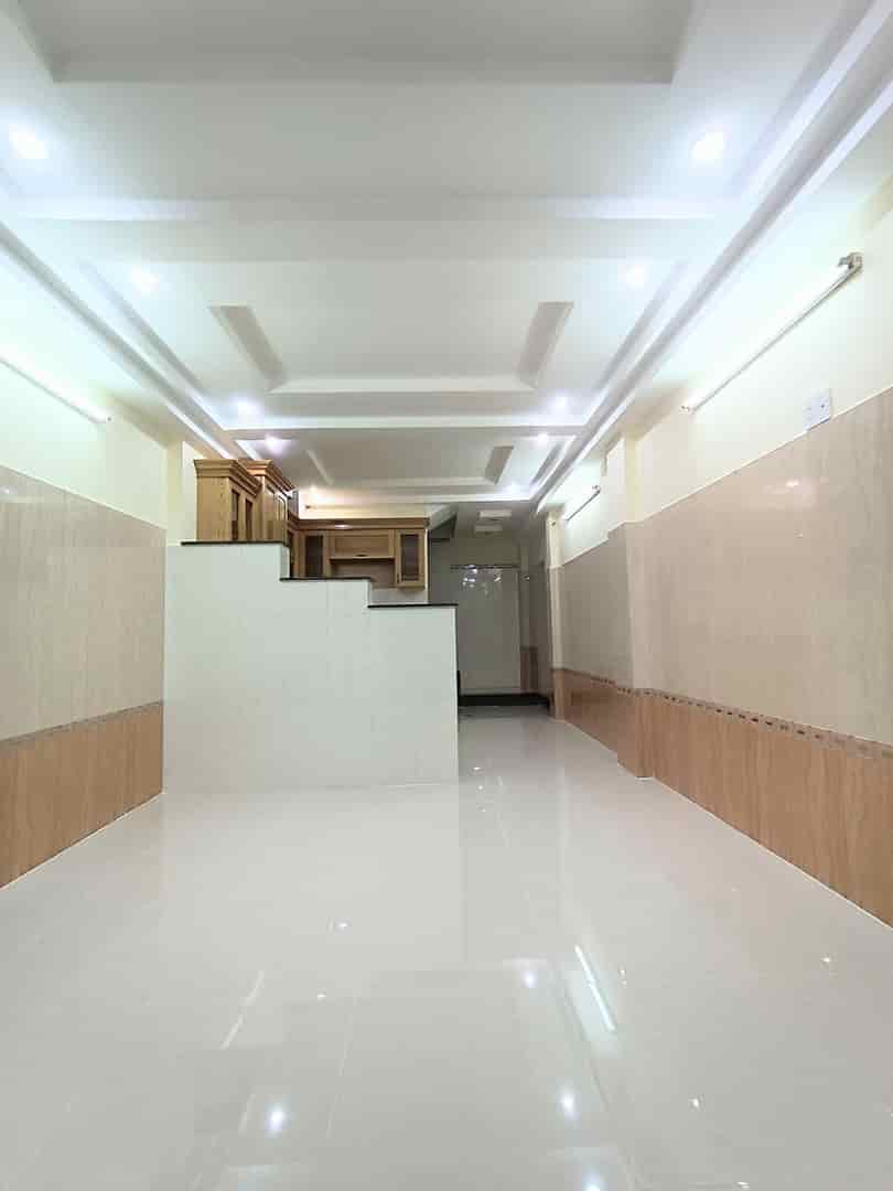 Bán nhà đường Hoàng Văn Thụ, diện tích 40m2, giá 1 tỷ 670