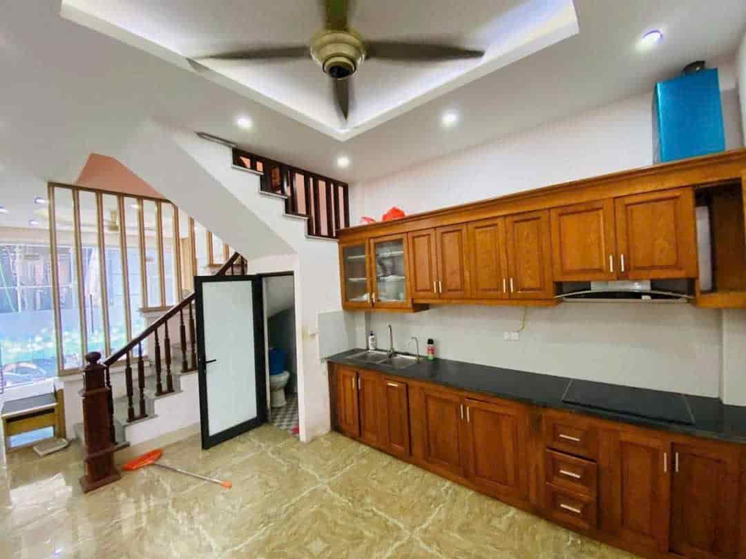 Bán nhà Trần Cung, Bắc Từ Liêm, 50m2, lô góc 5 tầng giá gần 8 tỷ